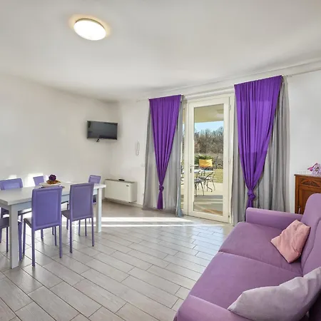 Residenza - Regarda Travel *